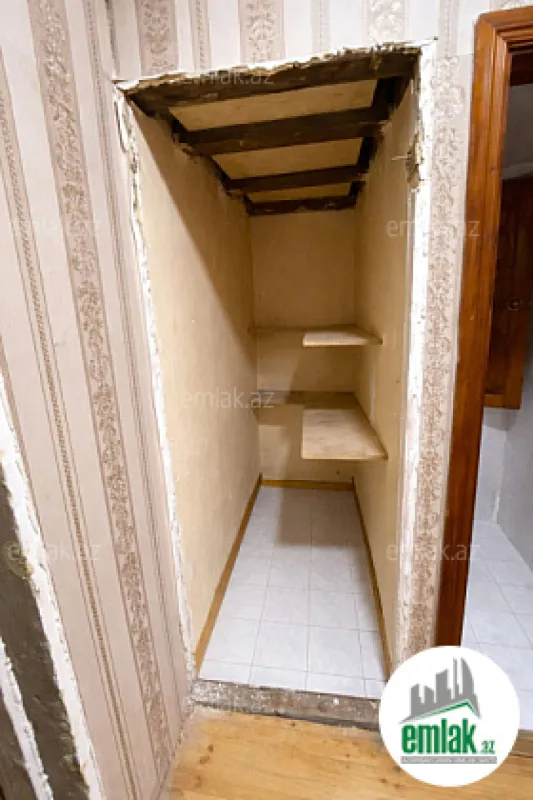 Satılır 2 otaqlı köhnə tikili 65 m²