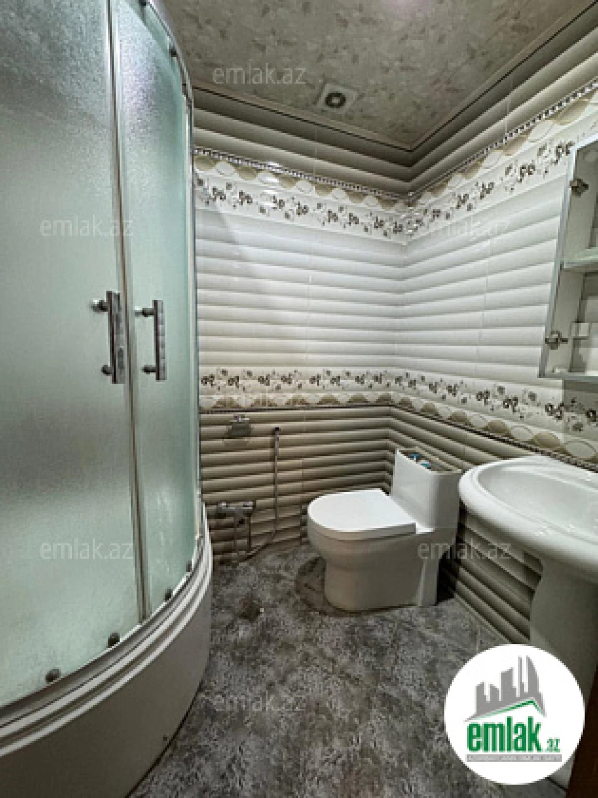 Satılır 3 otaqlı yeni tikili 125 m²