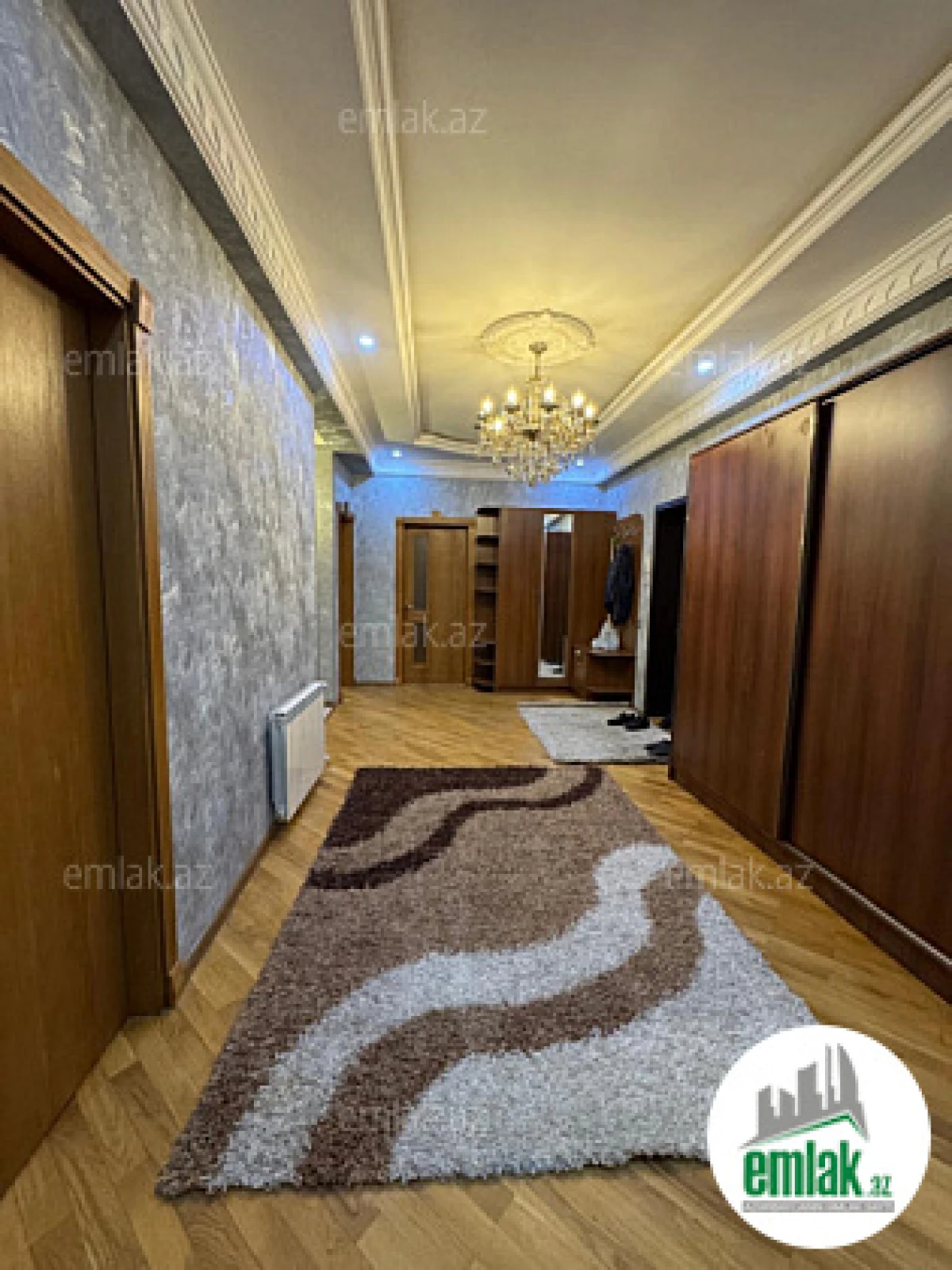 Satılır 3 otaqlı yeni tikili 125 m²