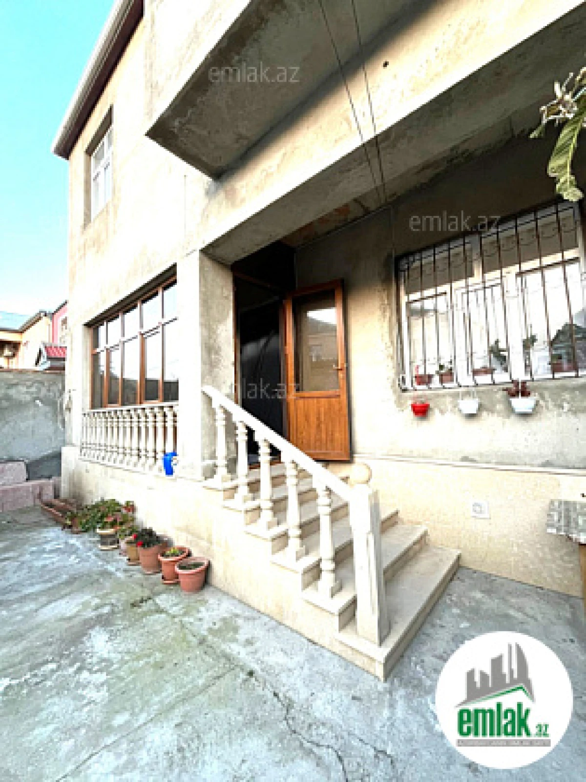 Satılır 5 otaqlı həyət evi 180 m²