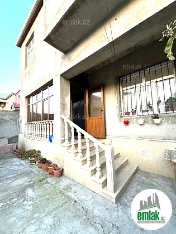 Satılır 5 otaqlı həyət evi 180 m²