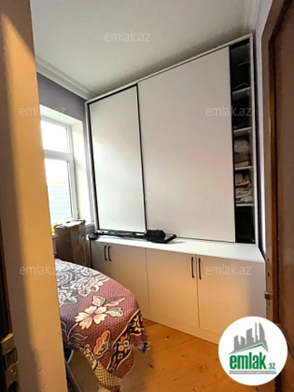Satılır 5 otaqlı həyət evi 180 m²