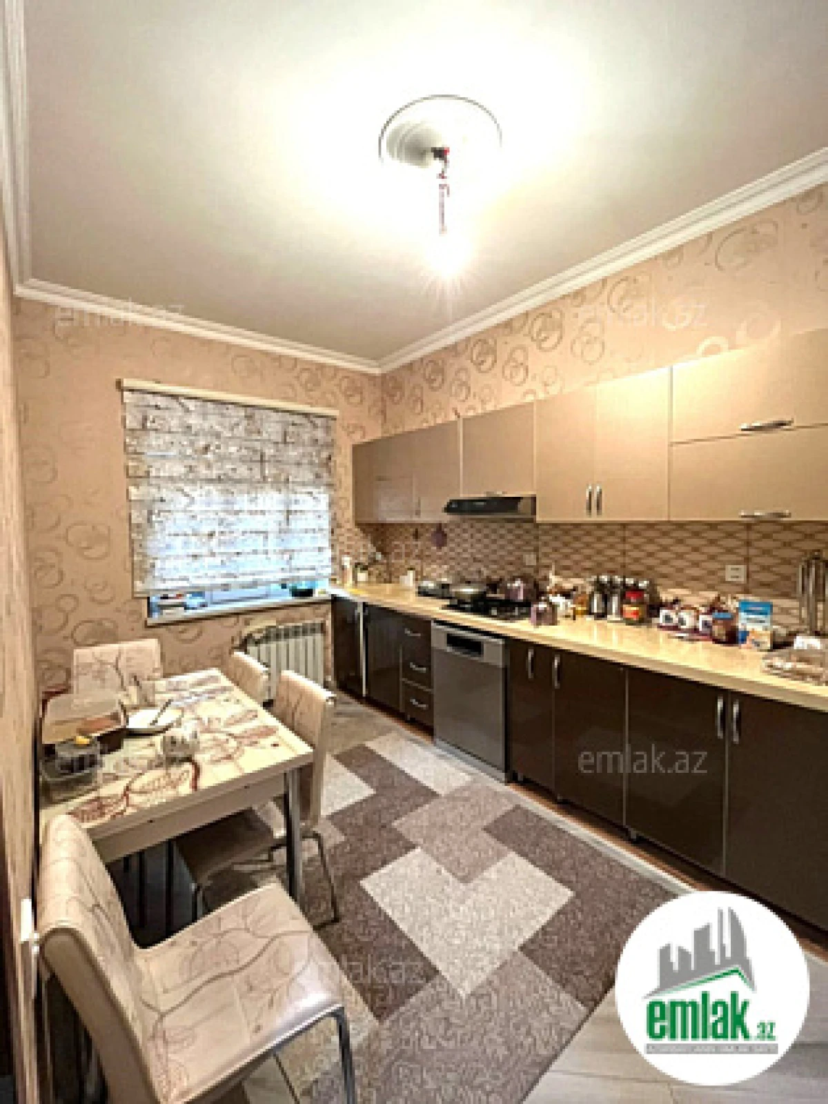Satılır 5 otaqlı həyət evi 180 m²