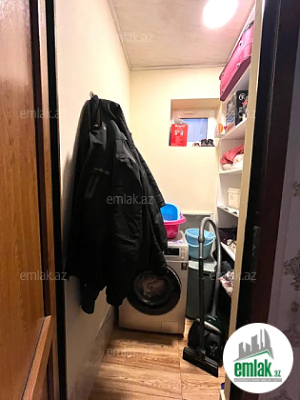 Satılır 5 otaqlı həyət evi 180 m²