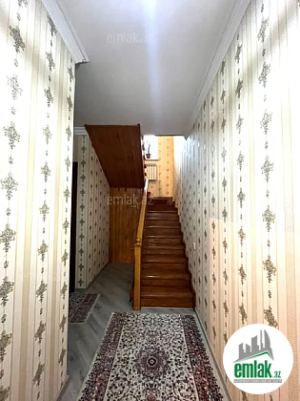 Satılır 5 otaqlı həyət evi 180 m²