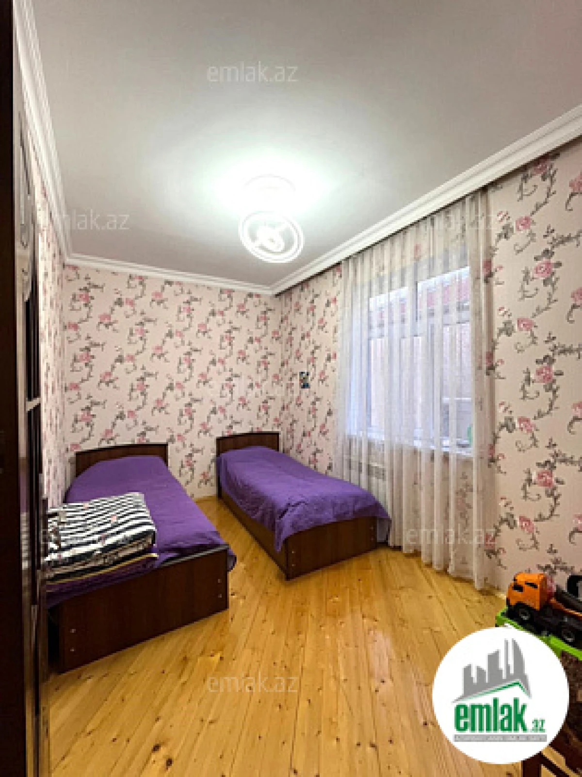 Satılır 5 otaqlı həyət evi 180 m²