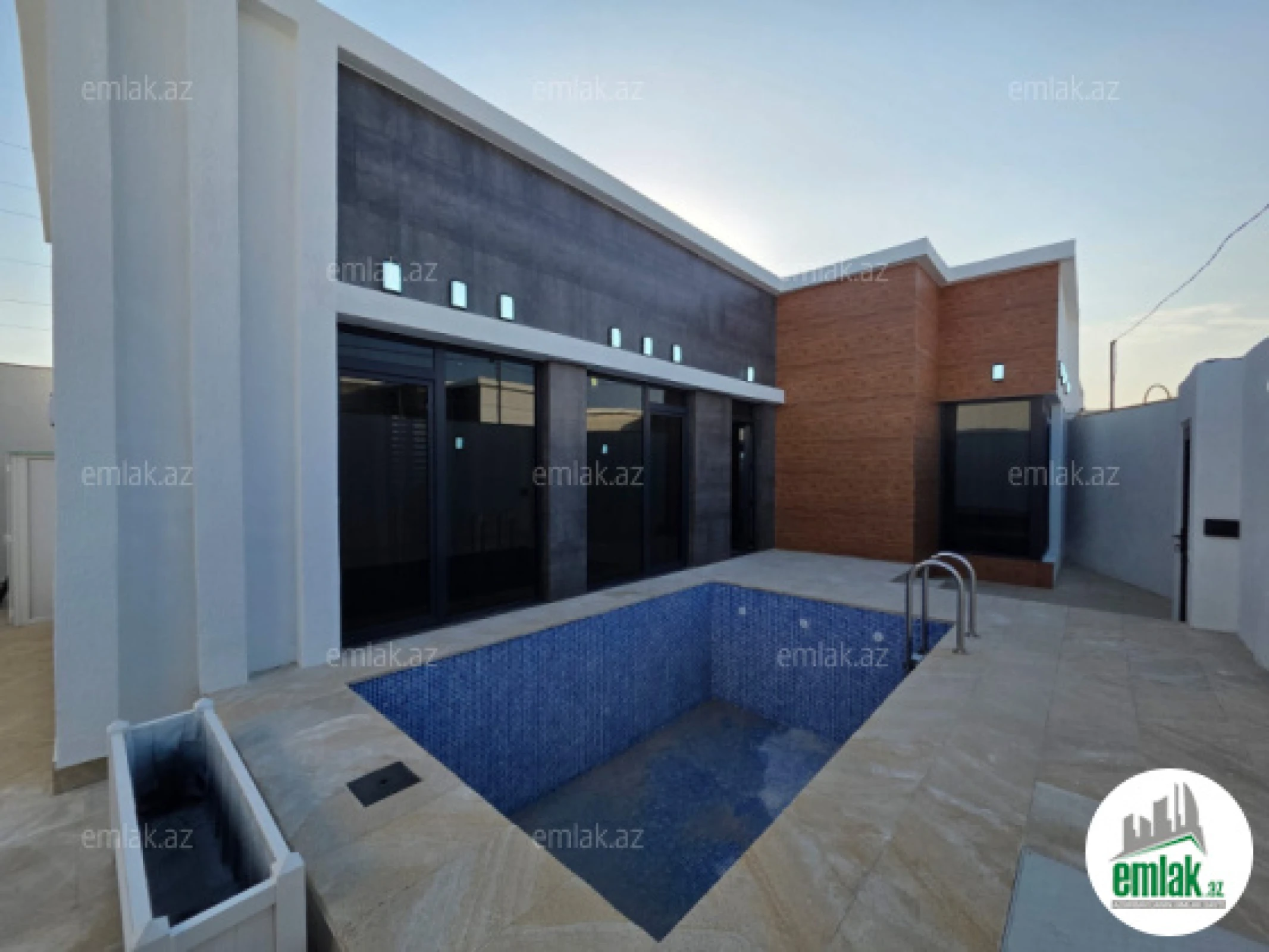 Satılır 4 otaqlı həyət evi 130 m²