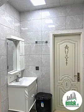 Satılır 3 otaqlı köhnə tikili 70 m²