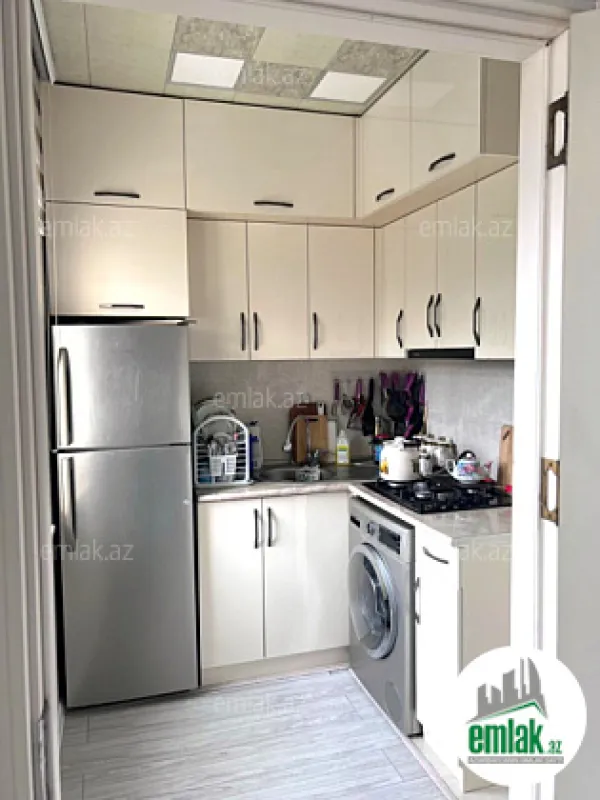 Satılır 3 otaqlı köhnə tikili 70 m²