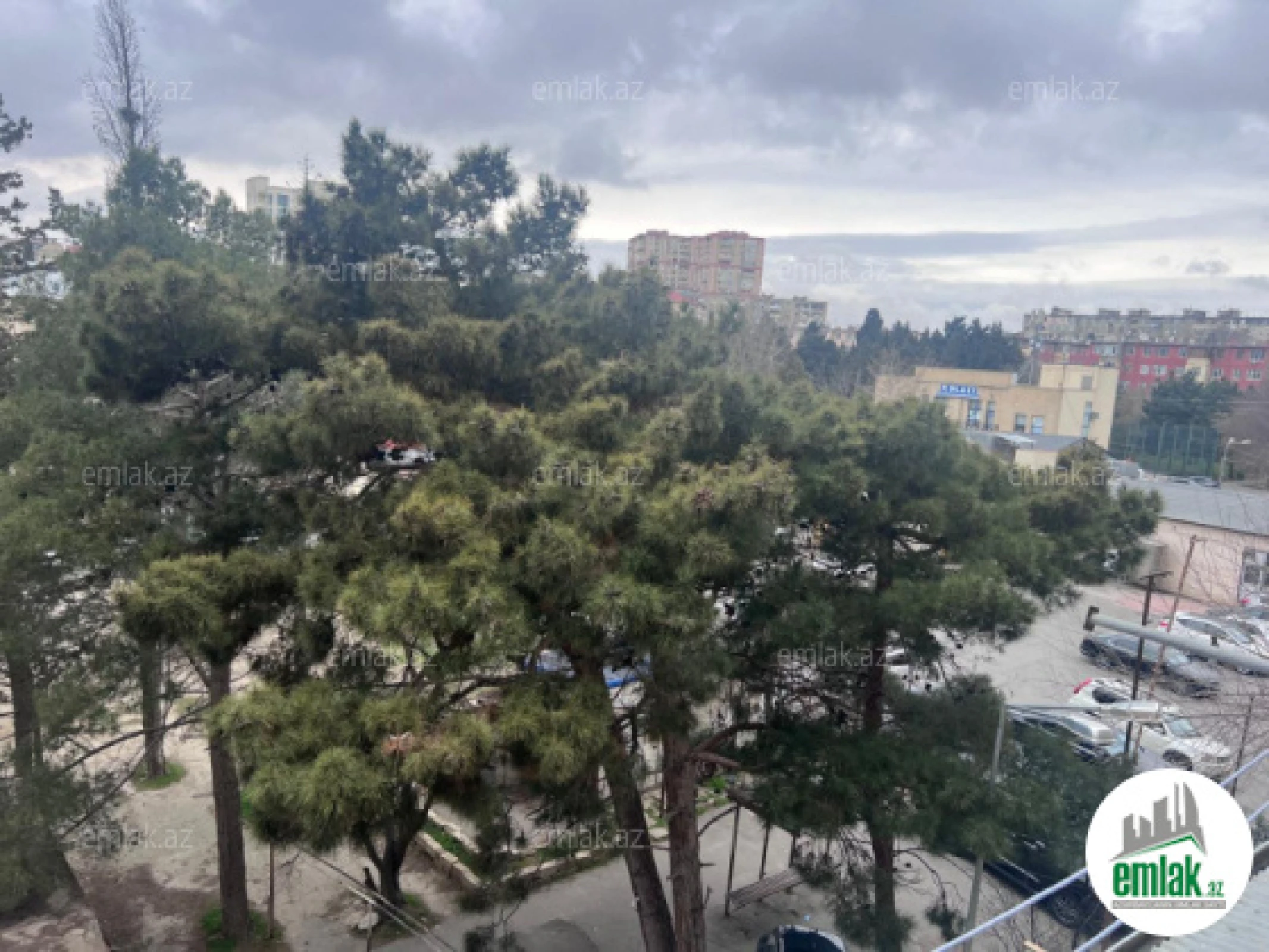 Satılır 3 otaqlı köhnə tikili 70 m²