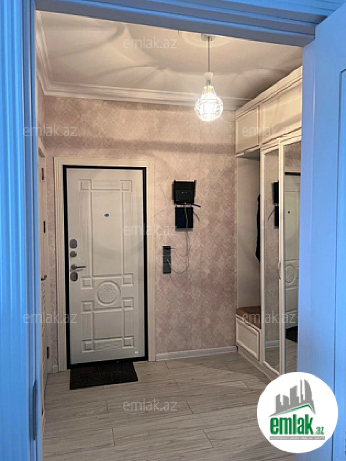 Satılır 3 otaqlı köhnə tikili 70 m²