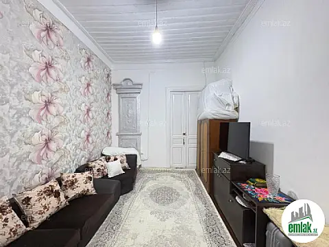 Satılır 1 otaqlı köhnə tikili 40 m²