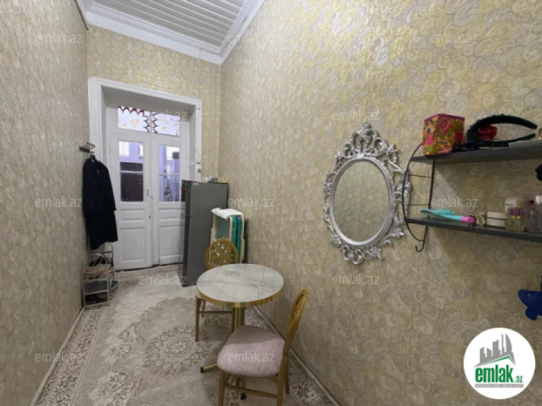 Satılır 1 otaqlı köhnə tikili 40 m²