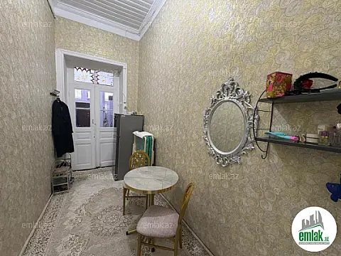 Satılır 1 otaqlı köhnə tikili 40 m²
