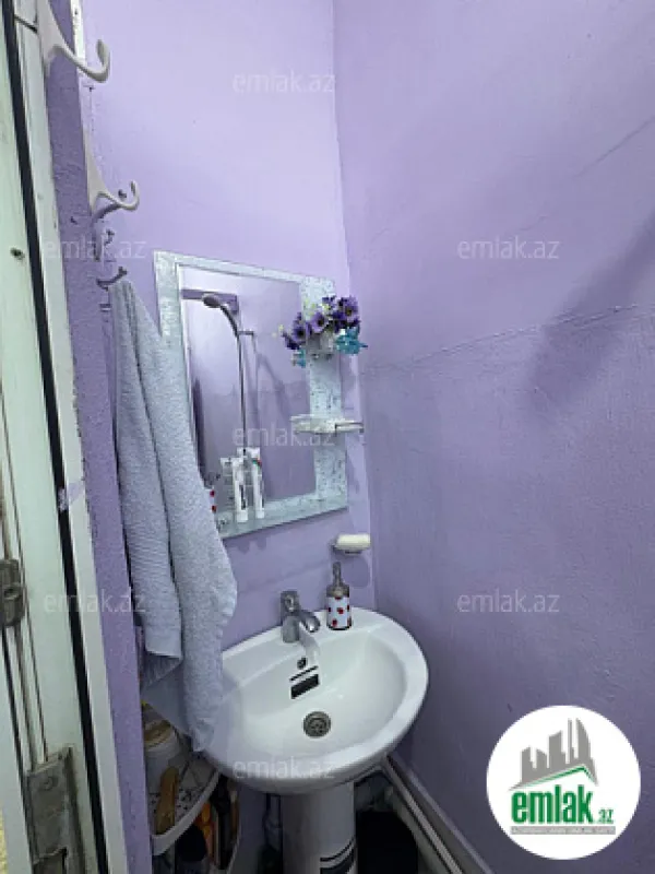 Satılır 1 otaqlı köhnə tikili 40 m²