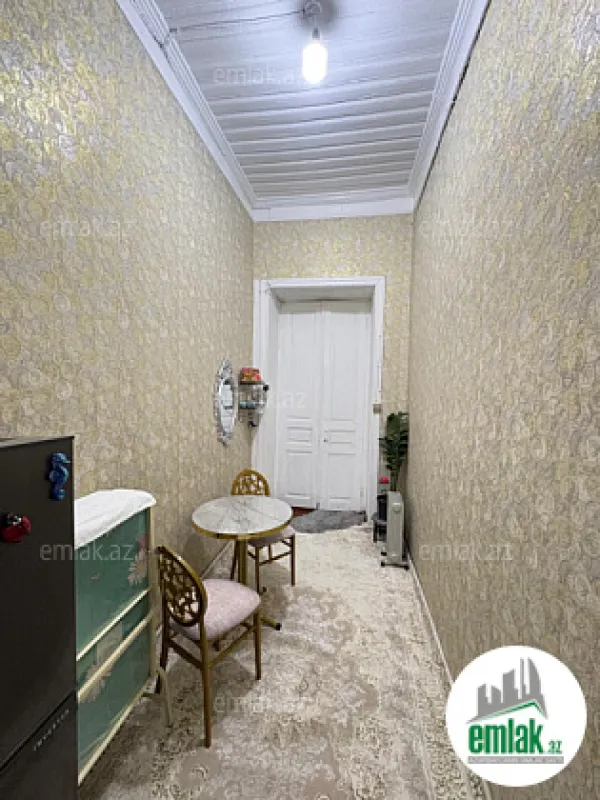 Satılır 1 otaqlı köhnə tikili 40 m²
