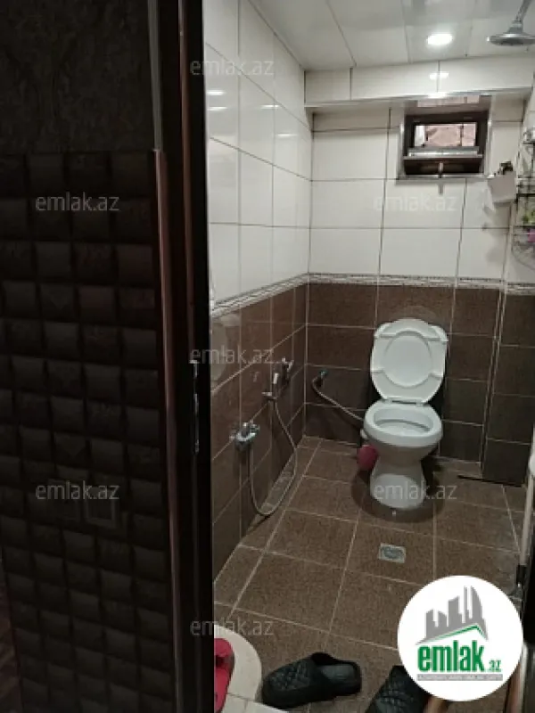 Satılır 6 otaqlı həyət evi 456 m²