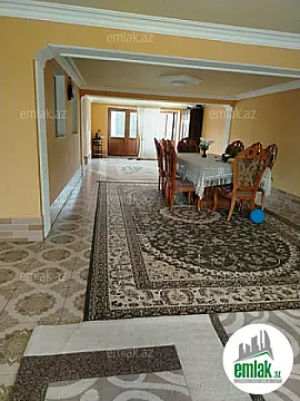 Satılır 6 otaqlı həyət evi 456 m²