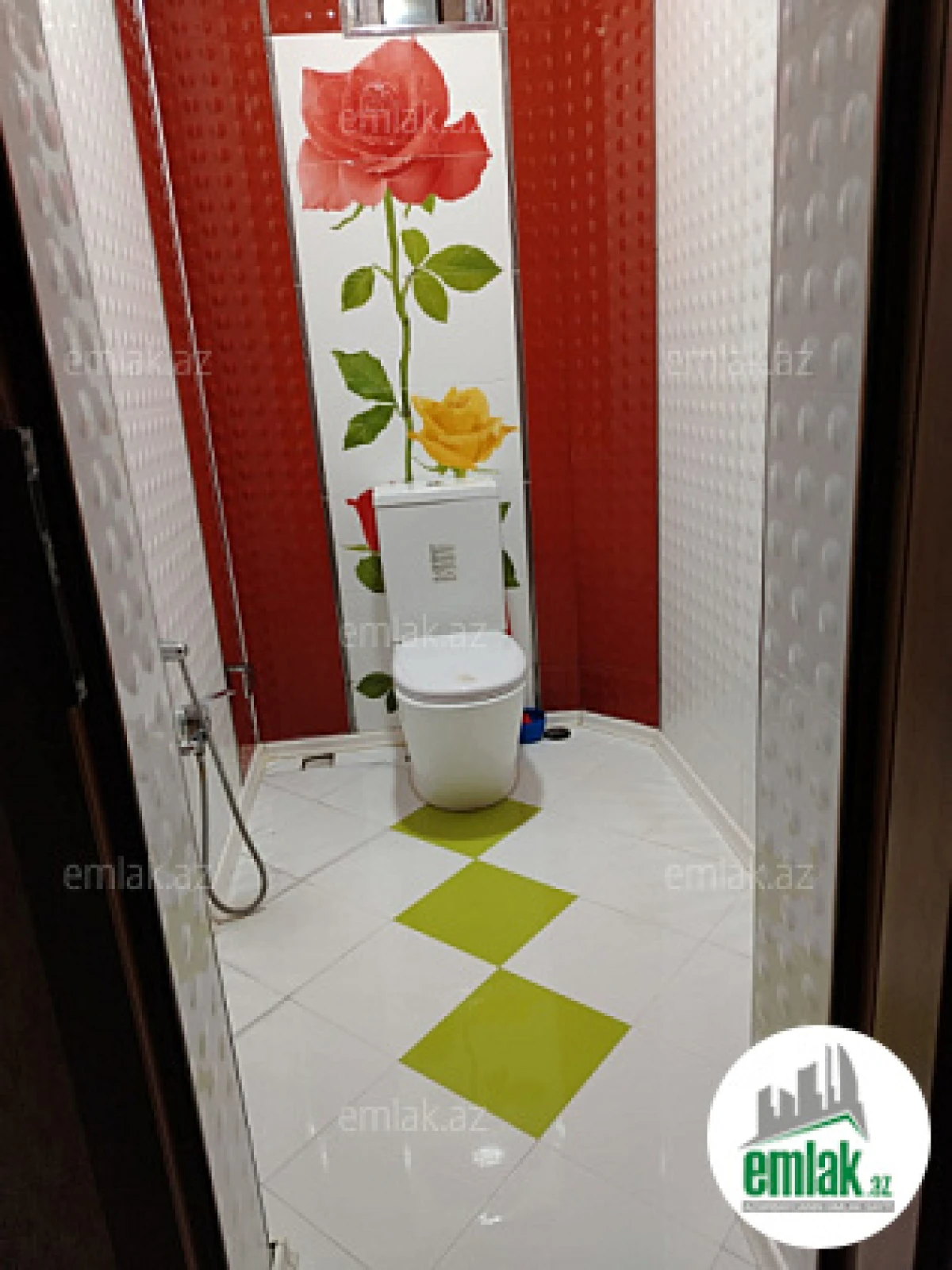 Satılır 6 otaqlı həyət evi 456 m²