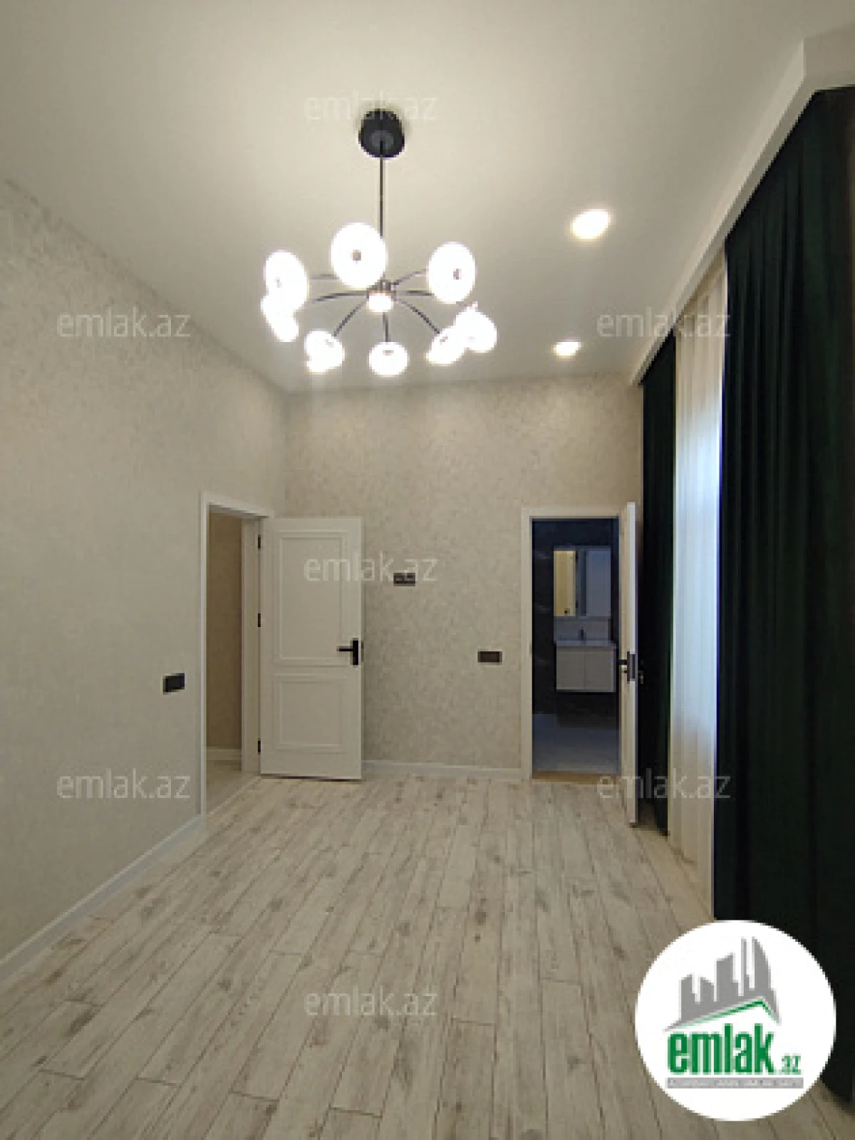 Satılır 4 otaqlı mənzil 120 m²