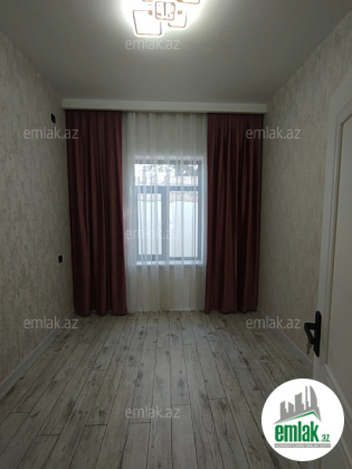 Satılır 4 otaqlı mənzil 120 m²