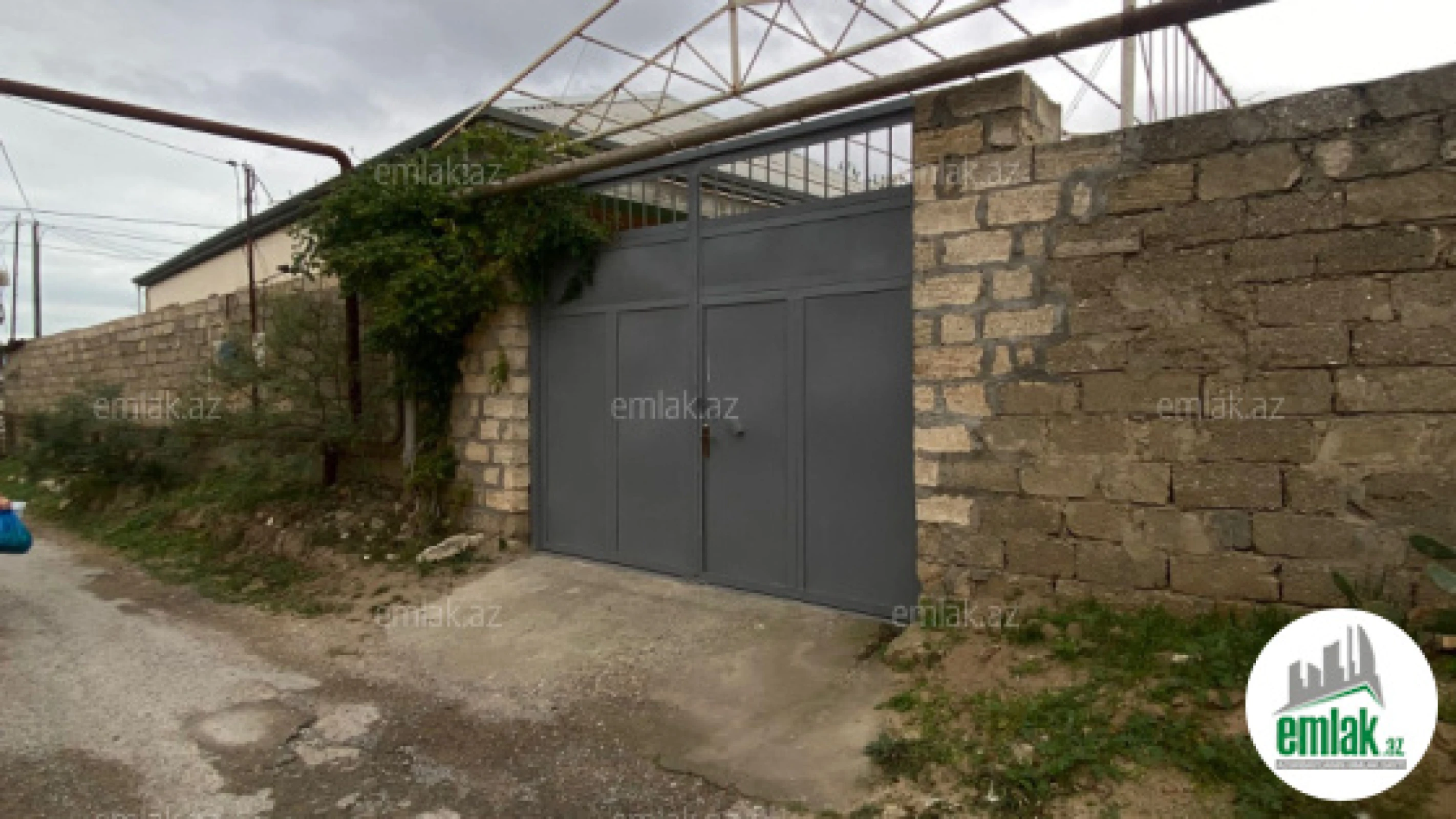 Satılır 3 otaqlı həyət evi 145 m²