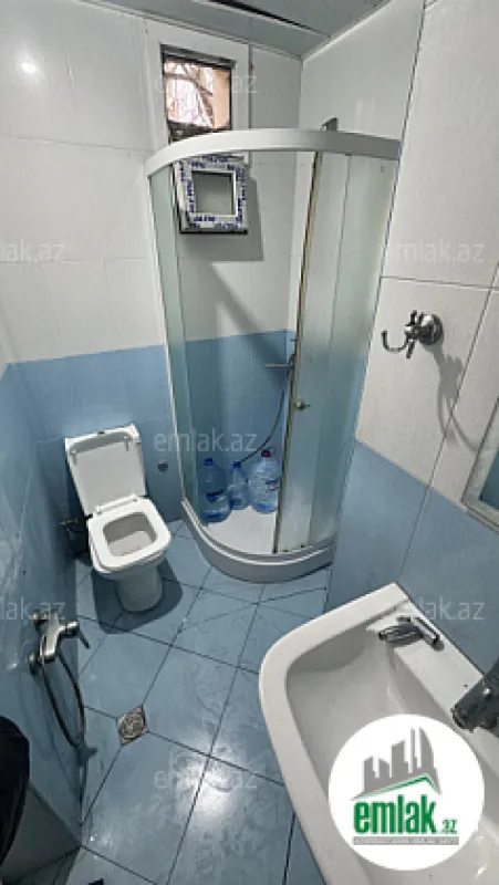 Satılır 2 otaqlı köhnə tikili 69 m²