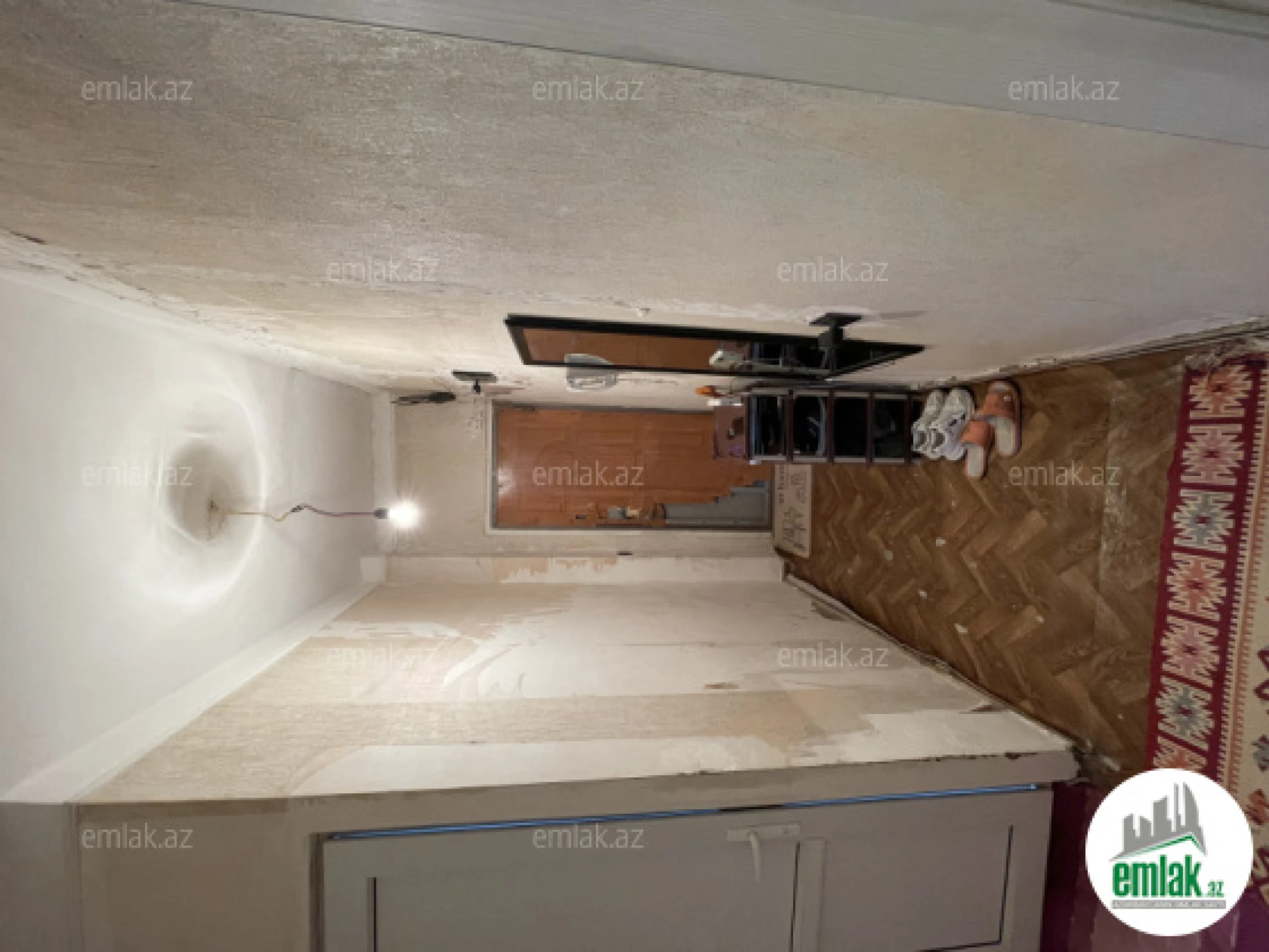 Satılır 1 otaqlı köhnə tikili 35 m²