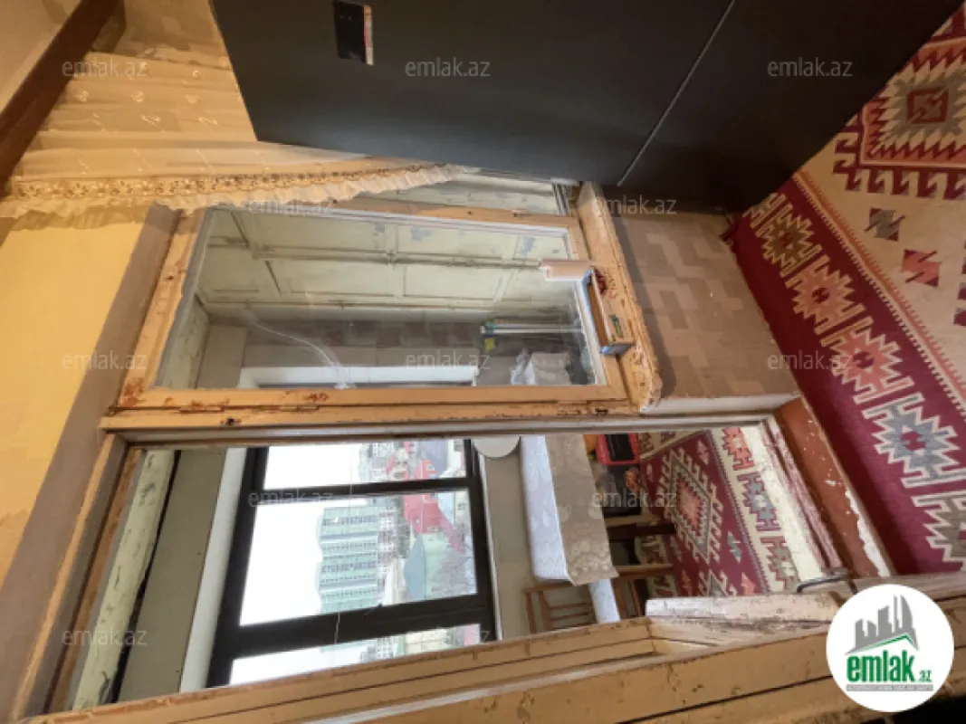 Satılır 1 otaqlı köhnə tikili 35 m²