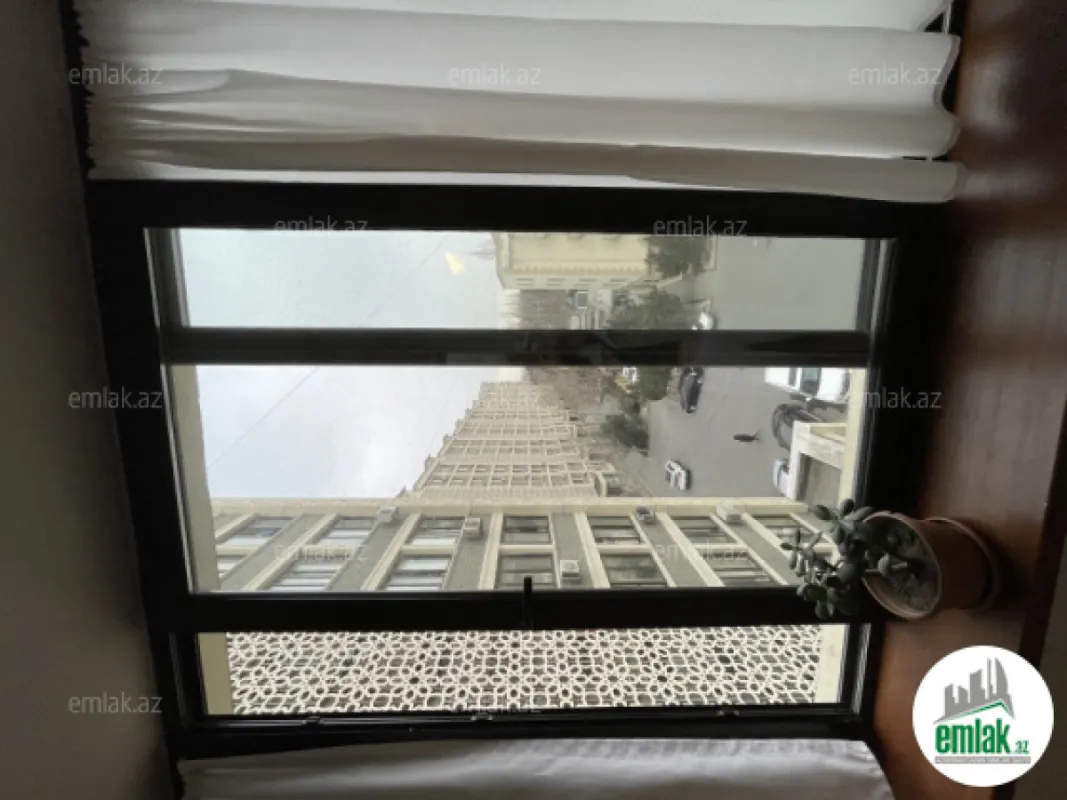 Satılır 1 otaqlı köhnə tikili 35 m²