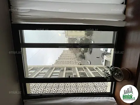 Satılır 1 otaqlı köhnə tikili 35 m²