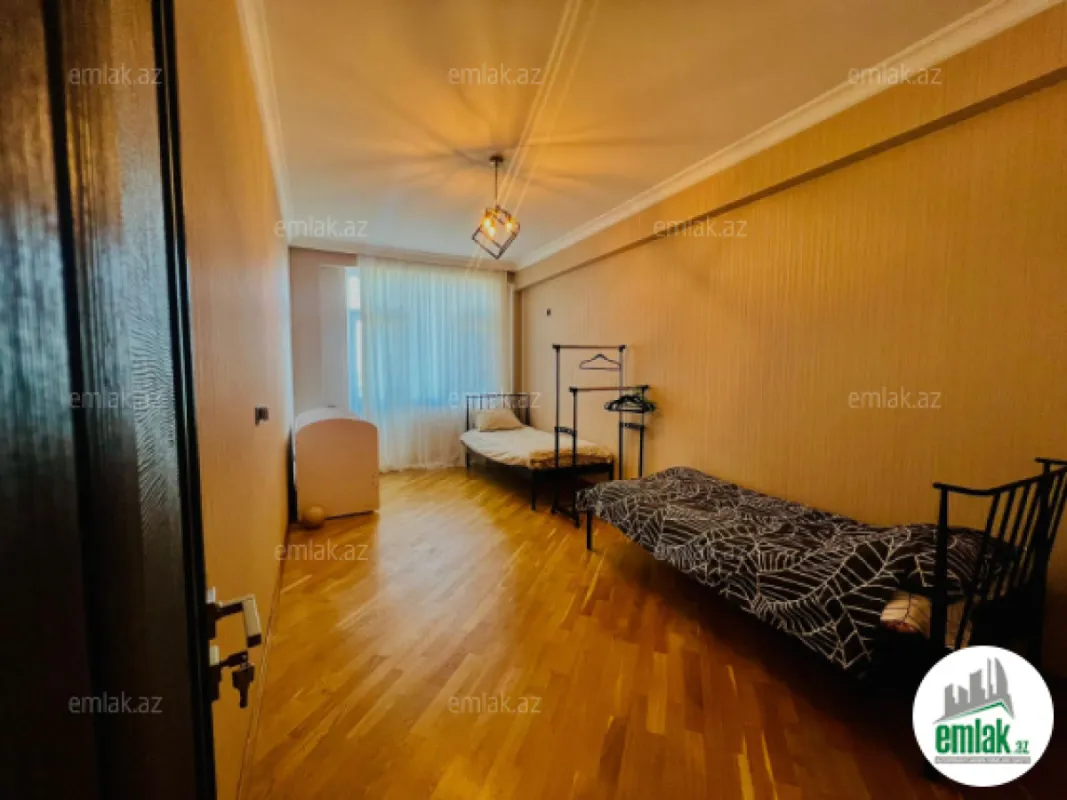 Satılır 3 otaqlı yeni tikili 145 m²