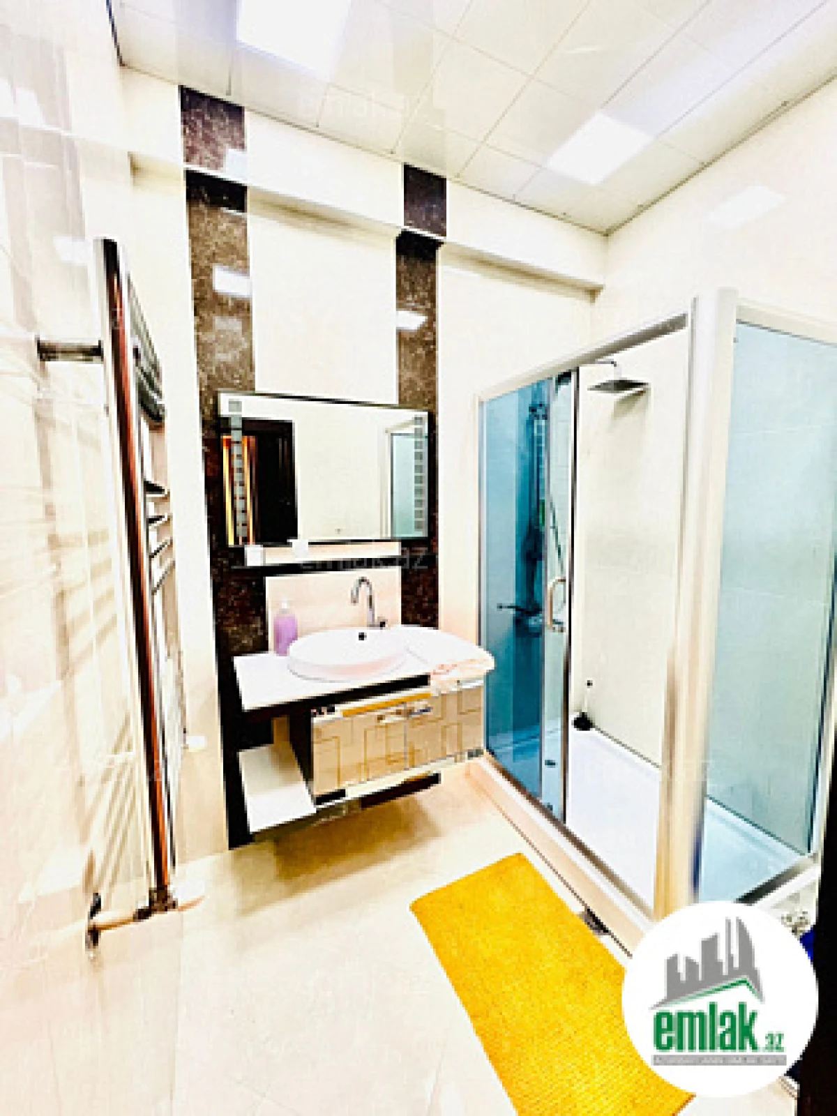 Satılır 3 otaqlı yeni tikili 145 m²