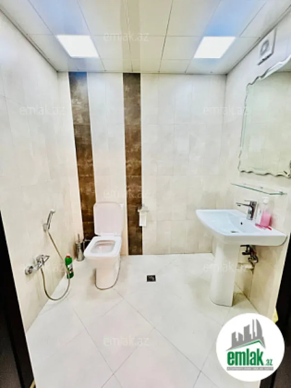 Satılır 3 otaqlı yeni tikili 145 m²