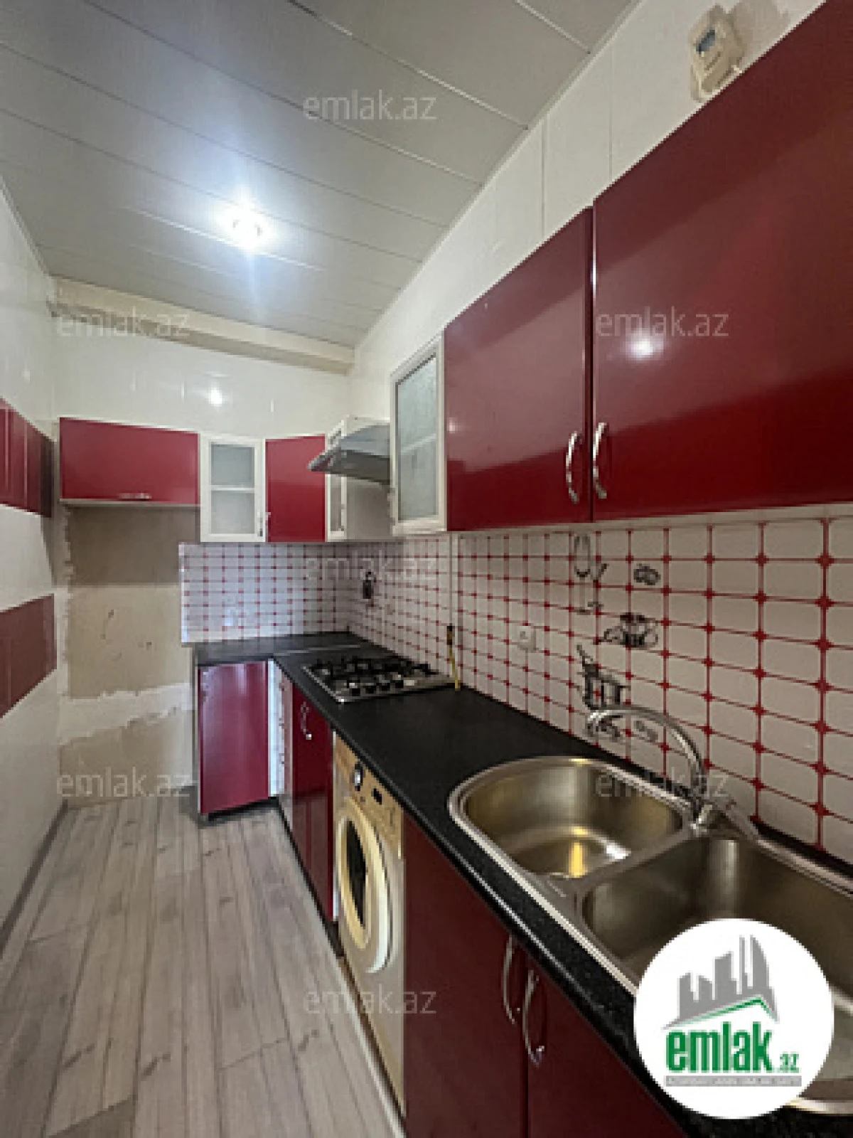 Satılır 3 otaqlı yeni tikili 80 m²