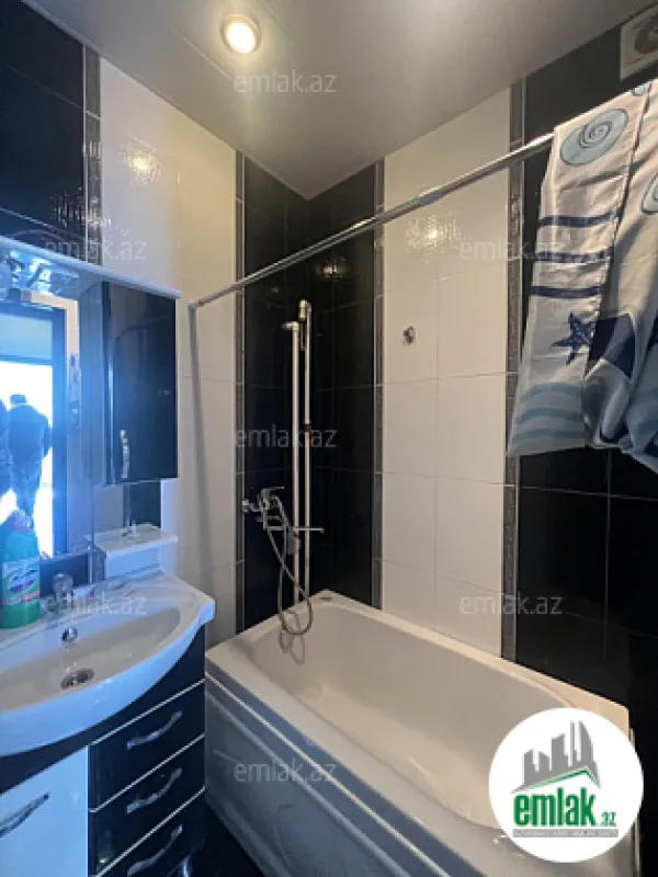 Satılır 3 otaqlı yeni tikili 80 m²