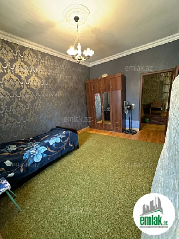 Satılır 5 otaqlı həyət evi 140 m²