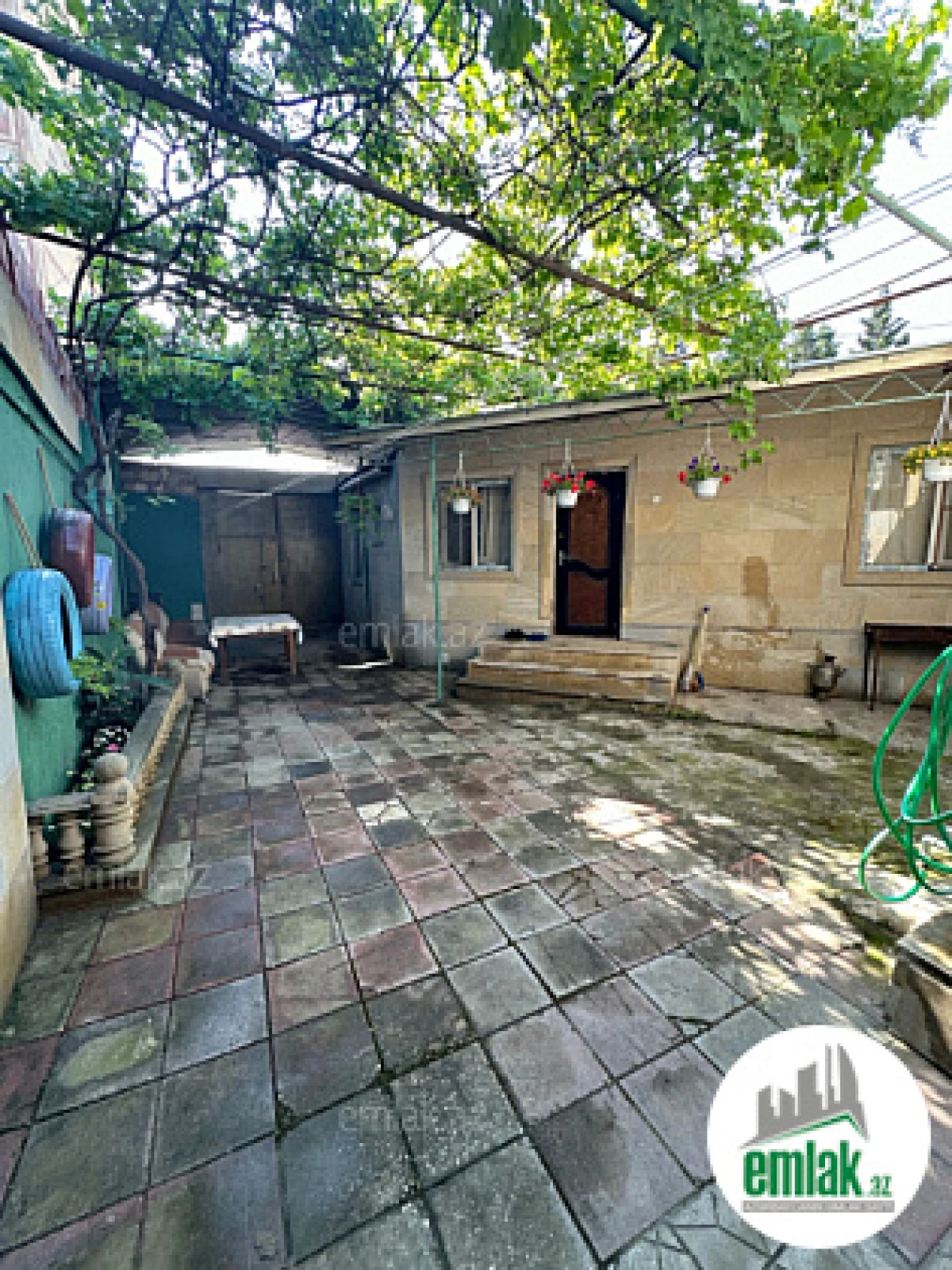 Satılır 5 otaqlı həyət evi 140 m²