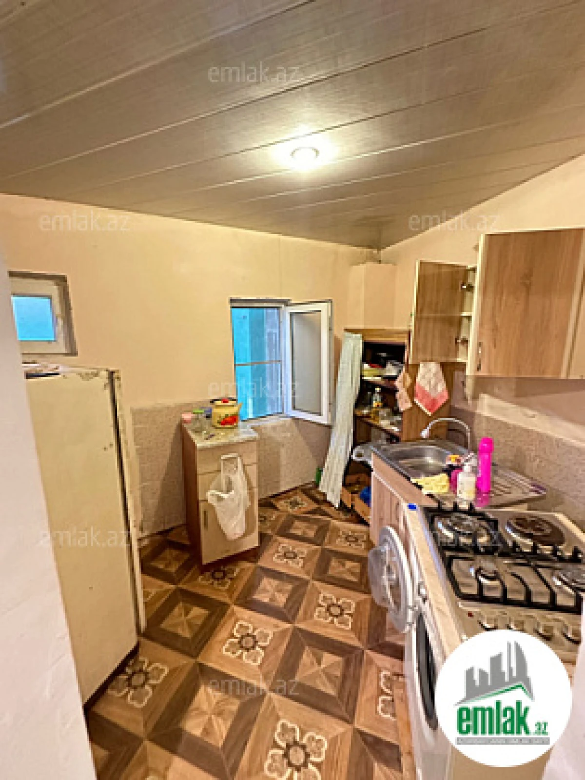 Satılır 5 otaqlı həyət evi 140 m²