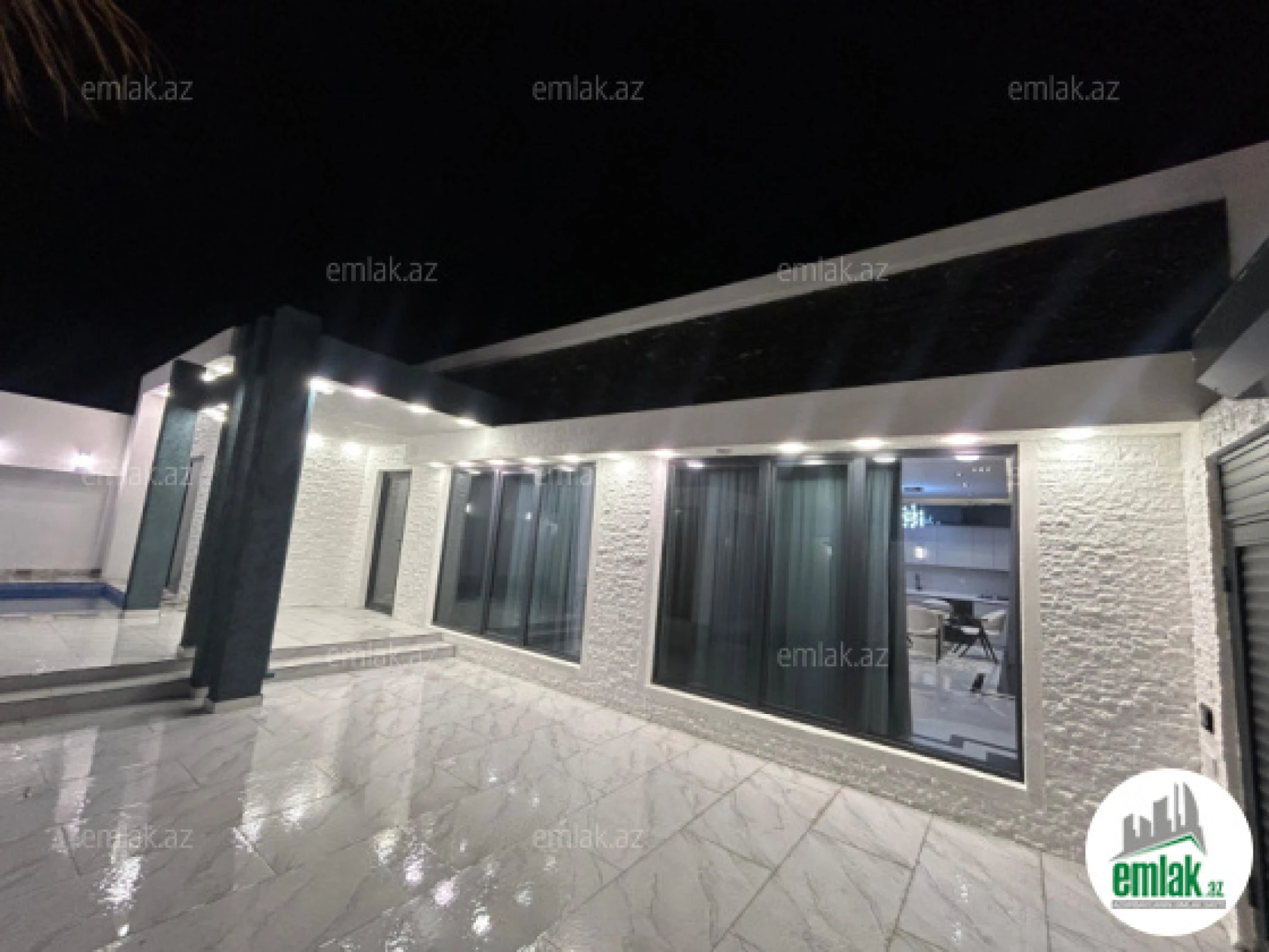 Satılır 4 otaqlı mənzil 150 m²