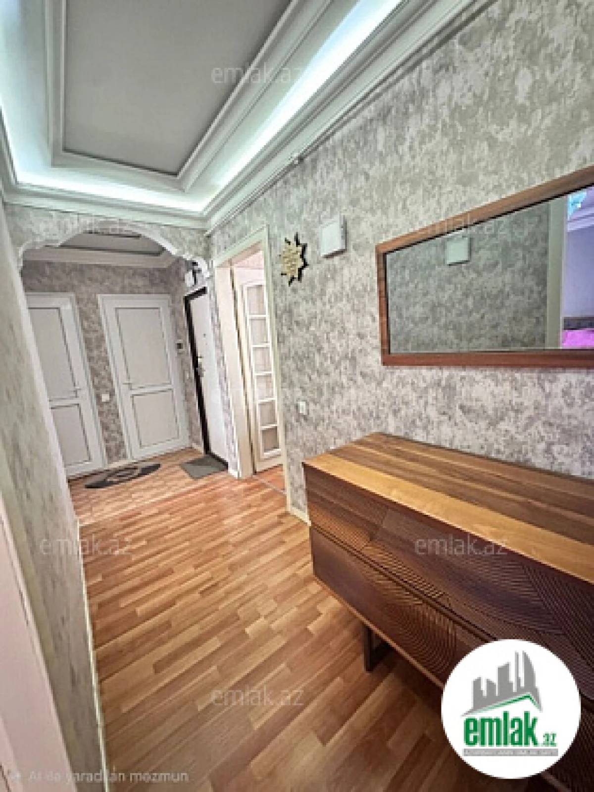 Satılır 2 otaqlı köhnə tikili 65 m²