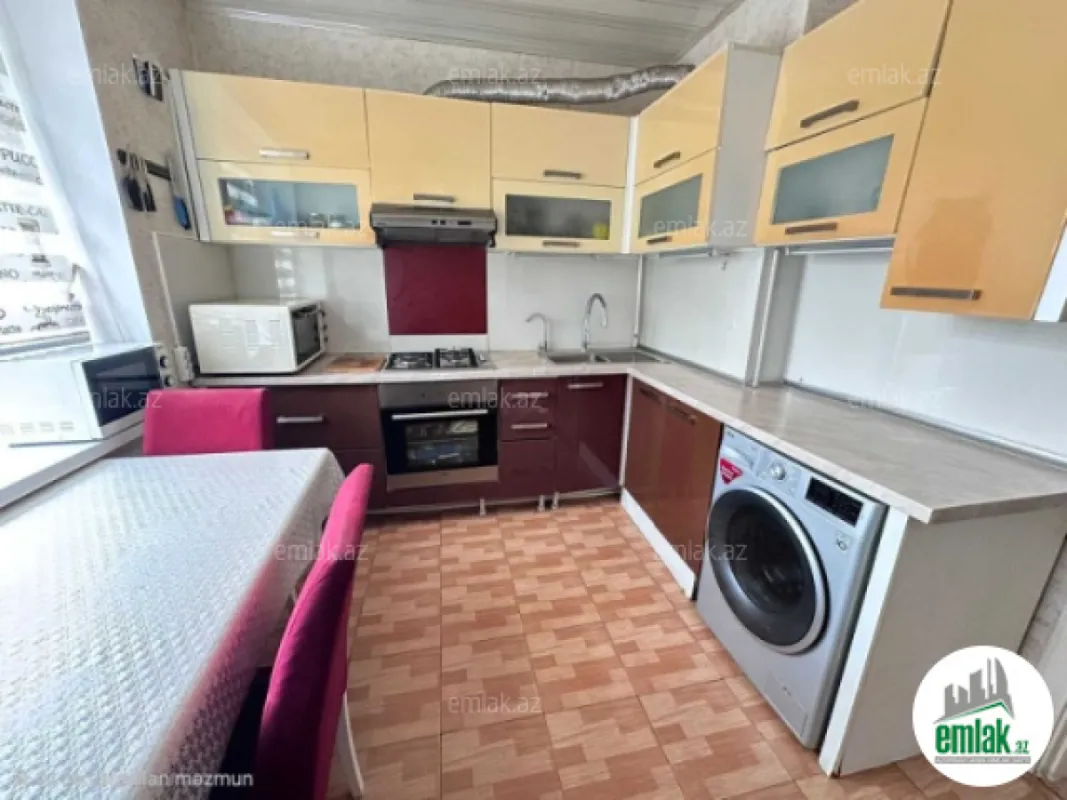 Satılır 2 otaqlı köhnə tikili 65 m²