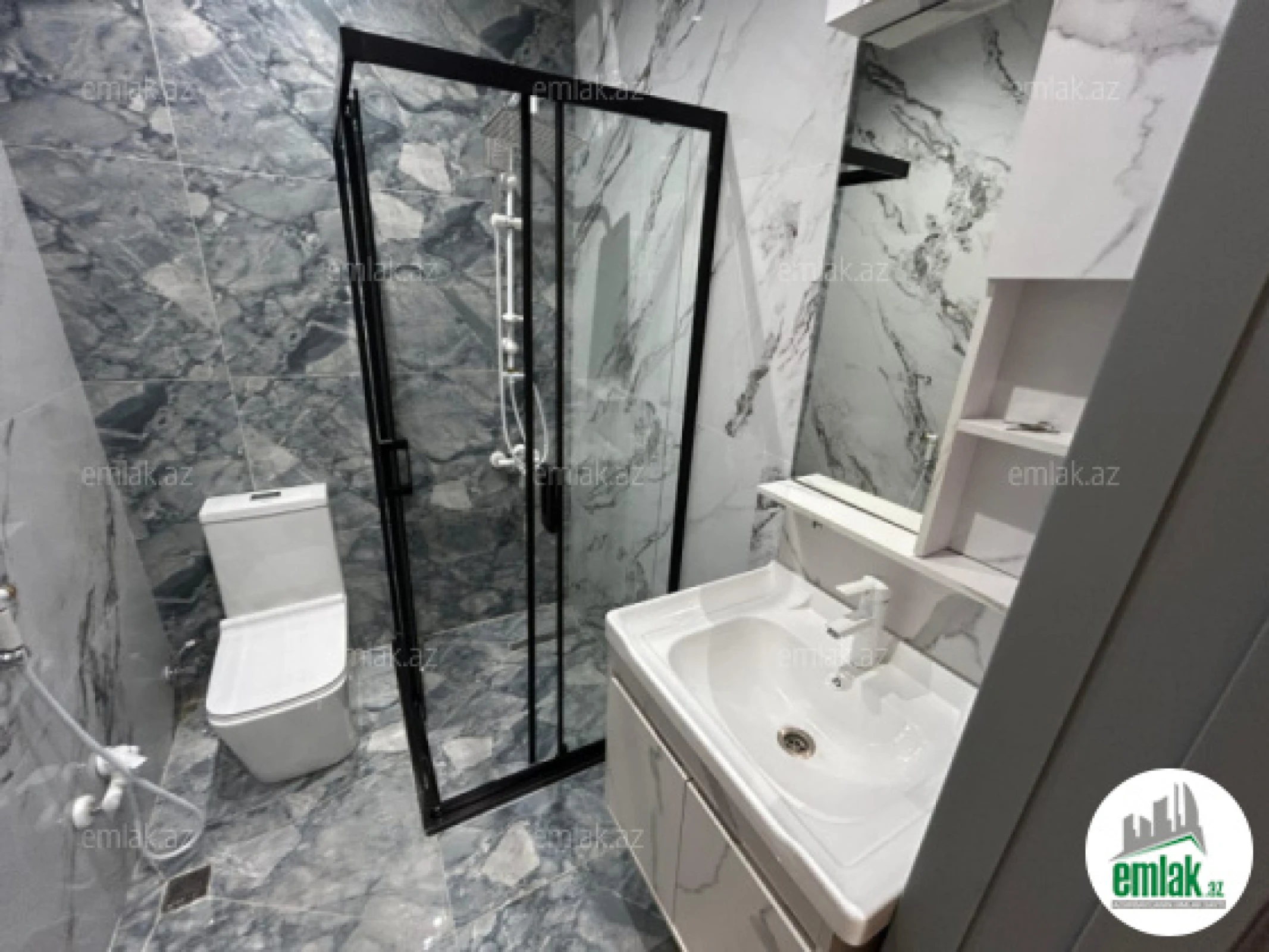 Satılır 5 otaqlı həyət evi 250 m²