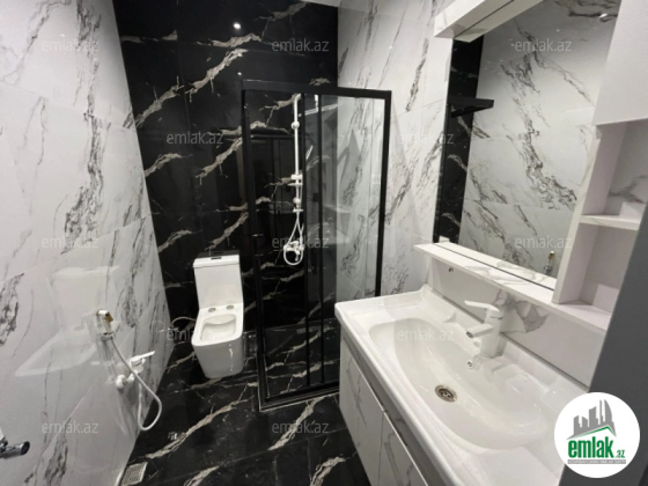 Satılır 5 otaqlı həyət evi 250 m²