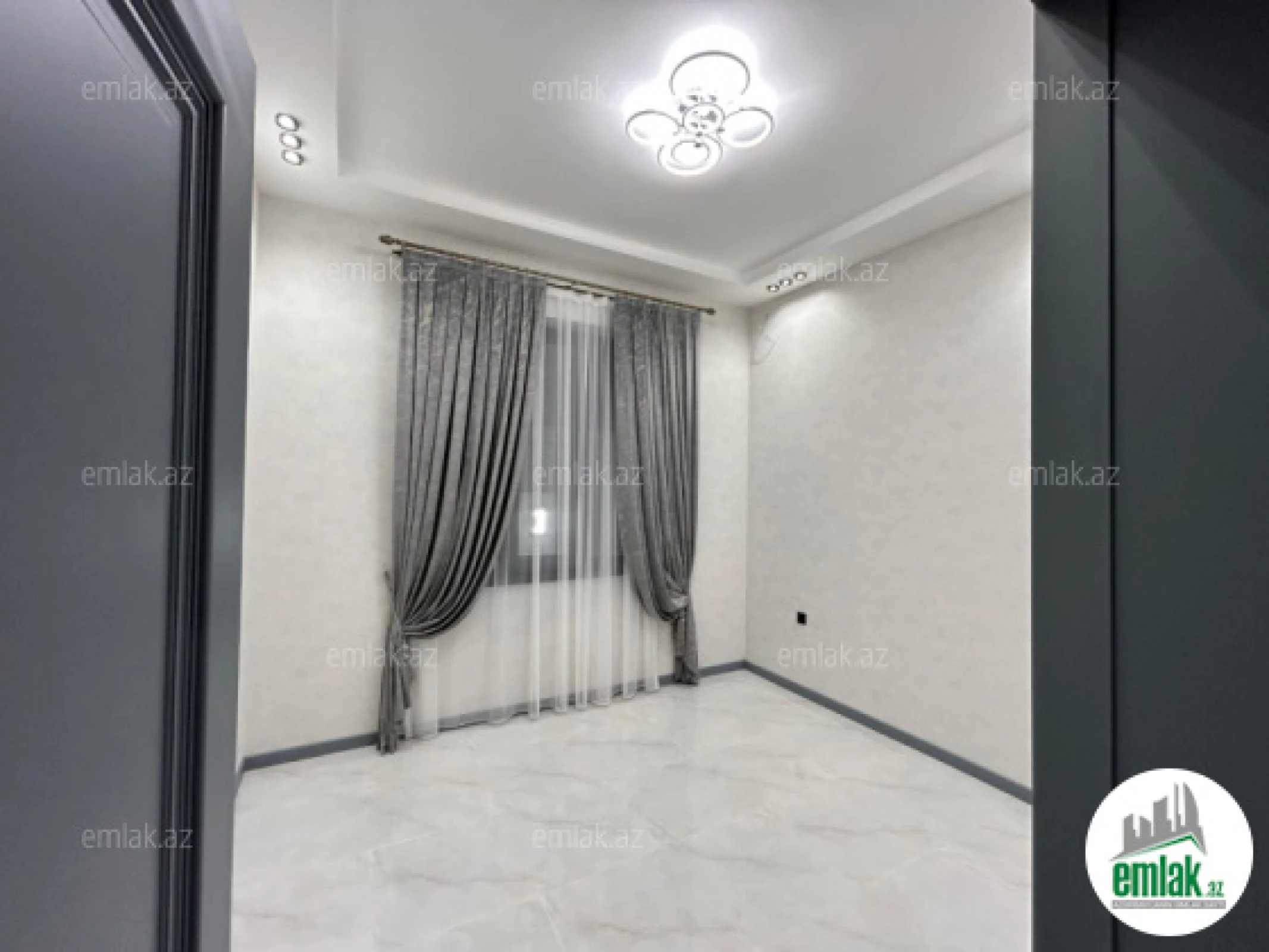 Satılır 5 otaqlı həyət evi 250 m²