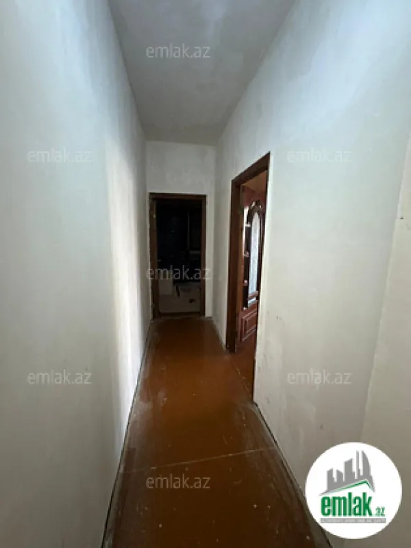 Satılır 5 otaqlı köhnə tikili 130 m²
