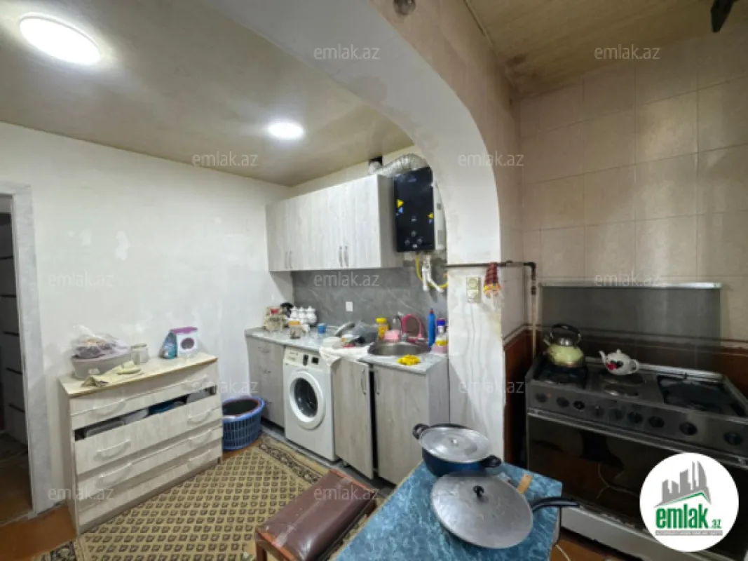 Satılır 5 otaqlı köhnə tikili 130 m²