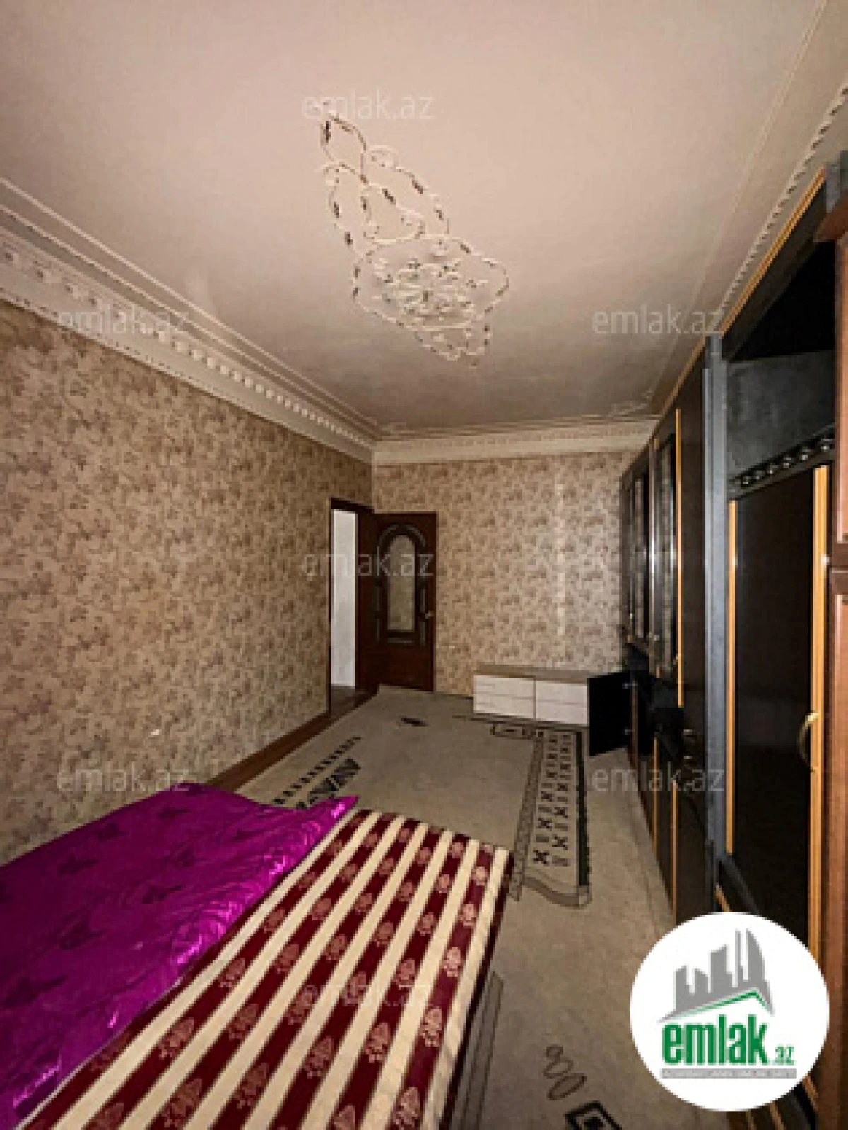 Satılır 5 otaqlı köhnə tikili 130 m²