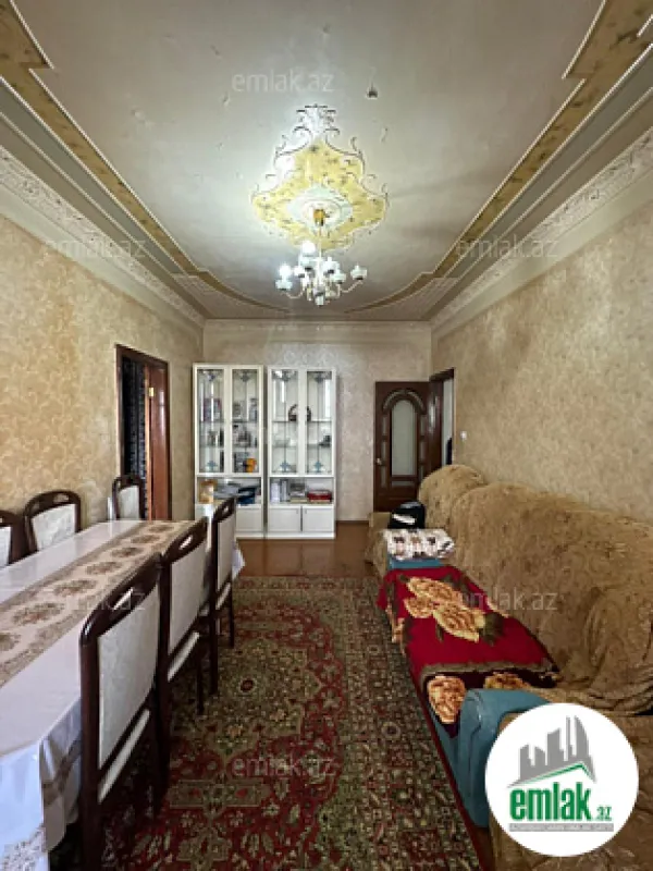 Satılır 5 otaqlı köhnə tikili 130 m²