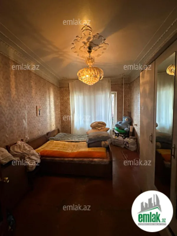 Satılır 5 otaqlı köhnə tikili 130 m²